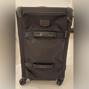 TUMI like NEW Int. Expendable Luggage- Black & Brown. USED ONCE! Initials EMT